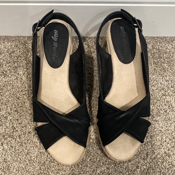 Easy Street Black Heeled Sandals with Cream Sole - Size 9M - Picture 1 of 8